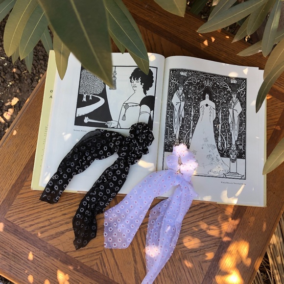 Pair of Floral Printed Eyelet Hair Tie Scrunchies - Picture 2 of 9